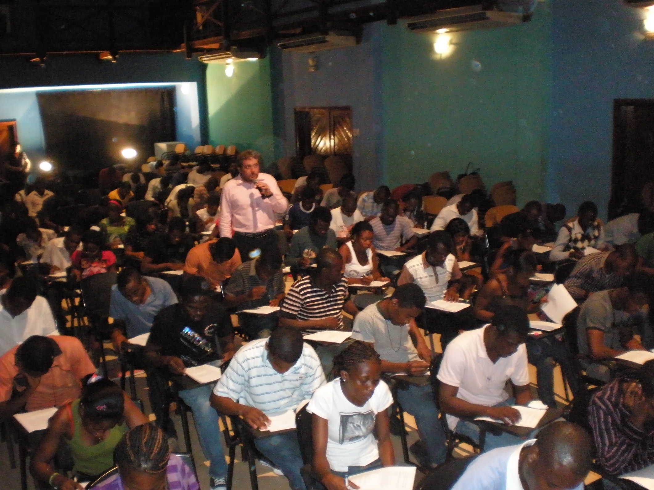 Estudiantes de Malabo en la Prueba de Acceso a la Universidad